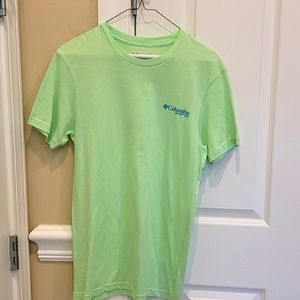 Columbia PFG size S t shirt